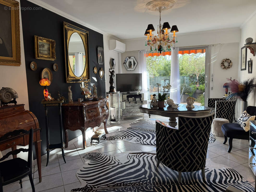 Appartement à MANDELIEU-LA-NAPOULE