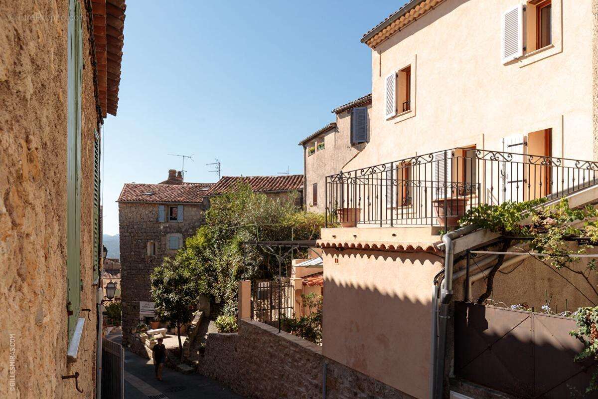 Appartement à FAYENCE