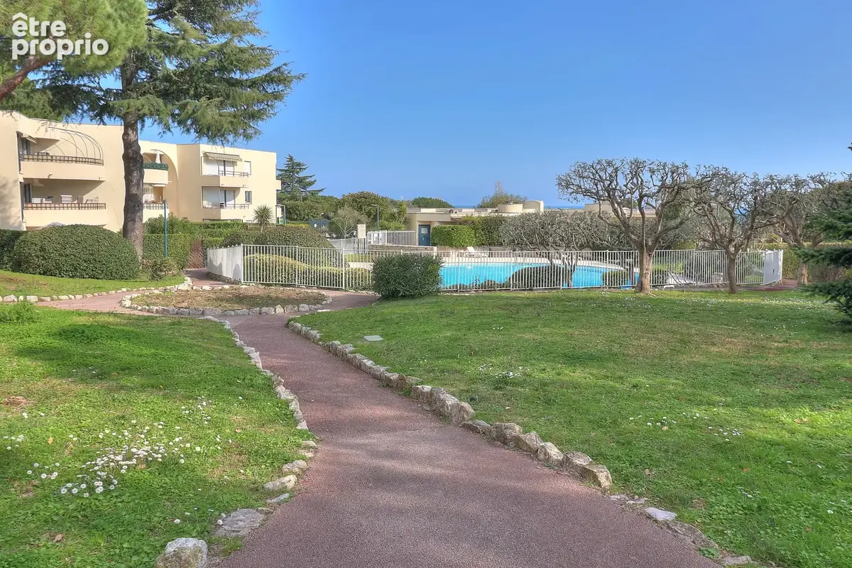 Charmant 2 pièces dans résidence avec piscine - photo 26