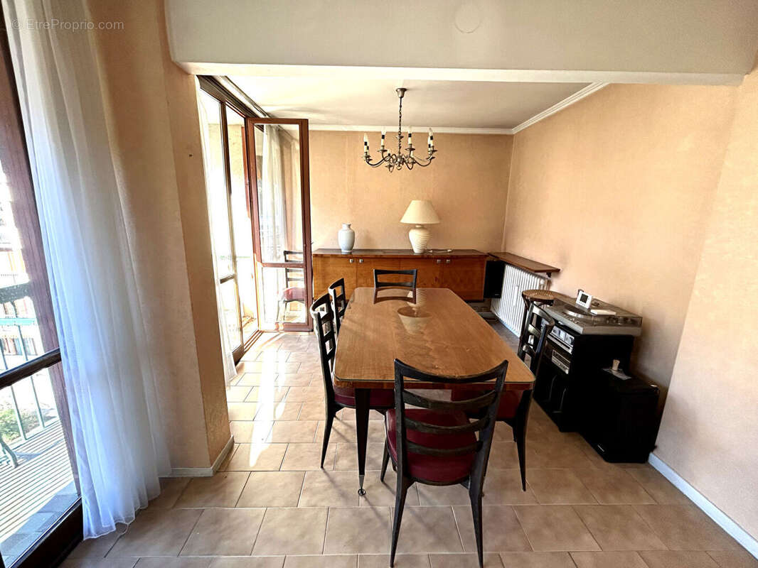 Appartement à FONTAINE