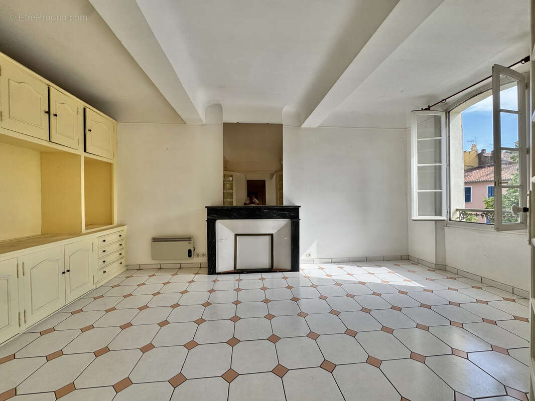Appartement à HYERES
