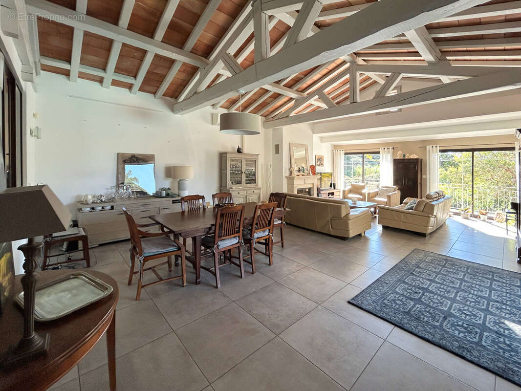 Maison à SAINT-QUENTIN-LA-POTERIE