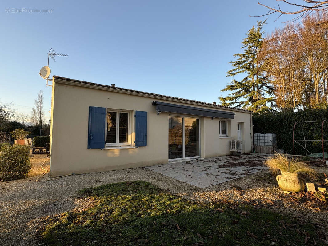 Maison à SAINT-SAUVEUR-D'AUNIS