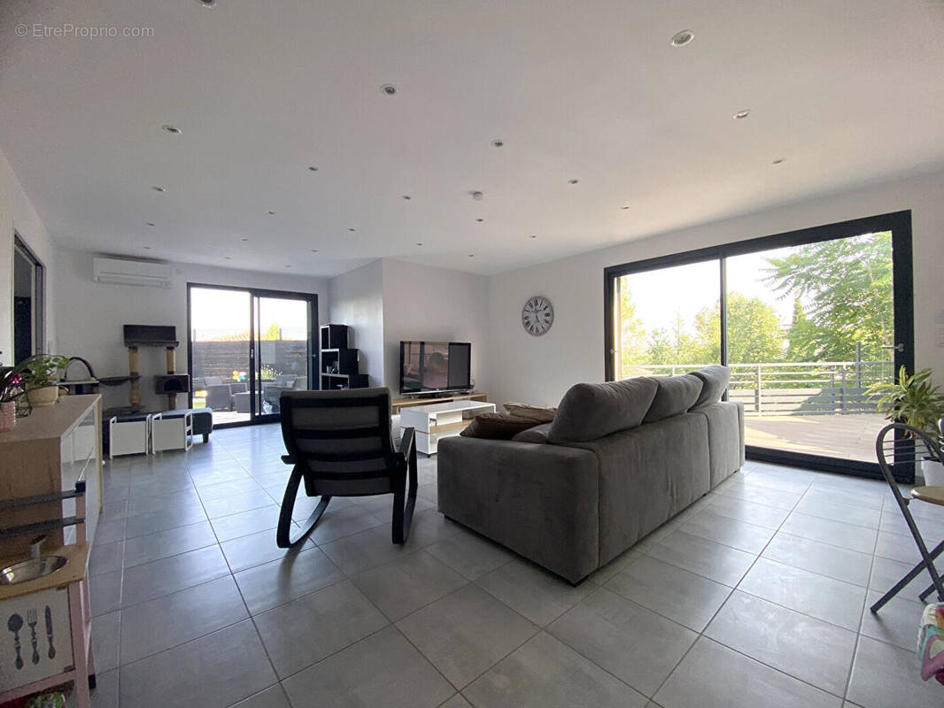 Maison à COMBAILLAUX