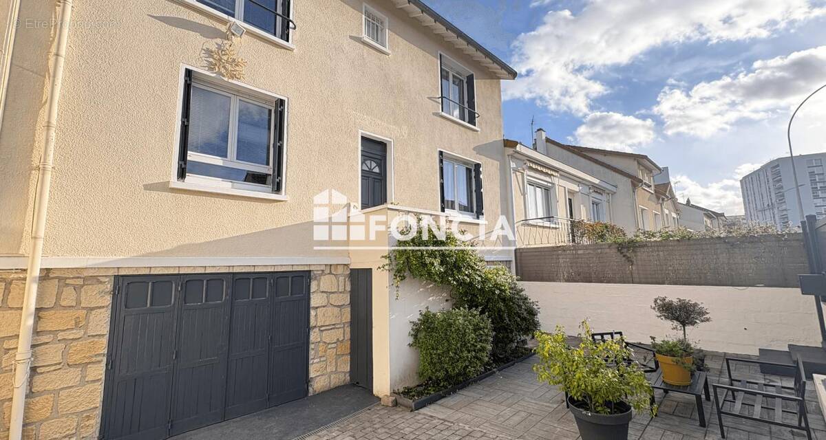 Maison à CHEVILLY-LARUE