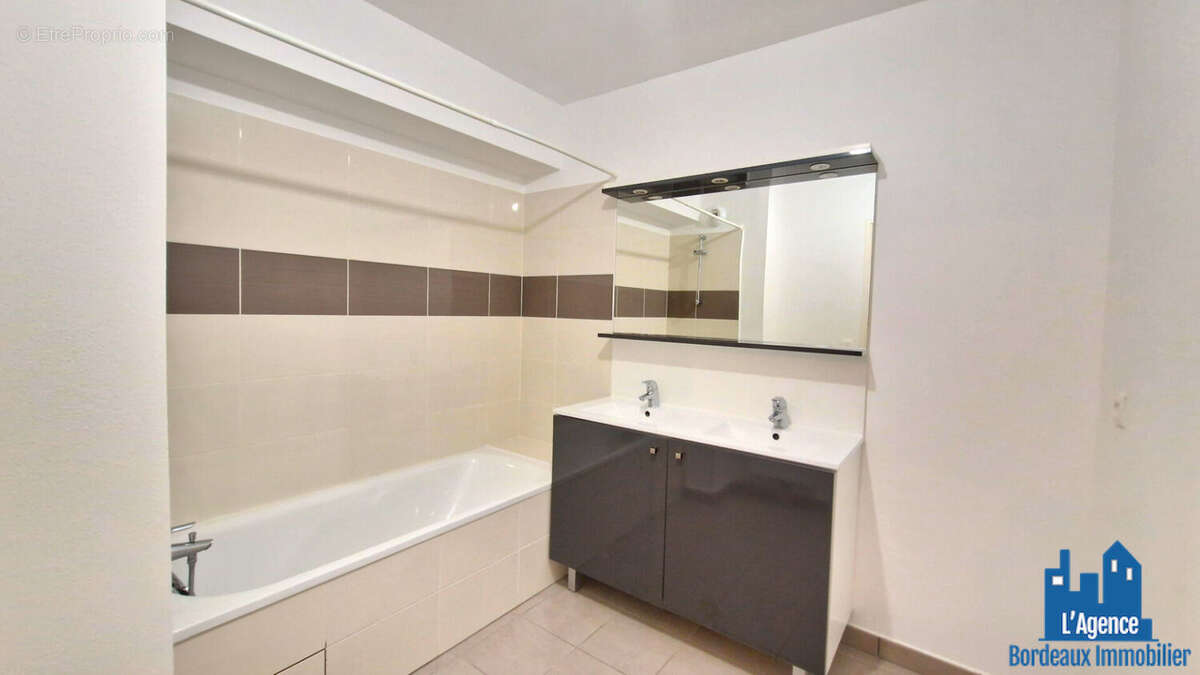 Appartement à SAINT-MEDARD-EN-JALLES