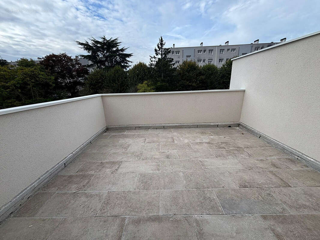 Appartement à HOUILLES