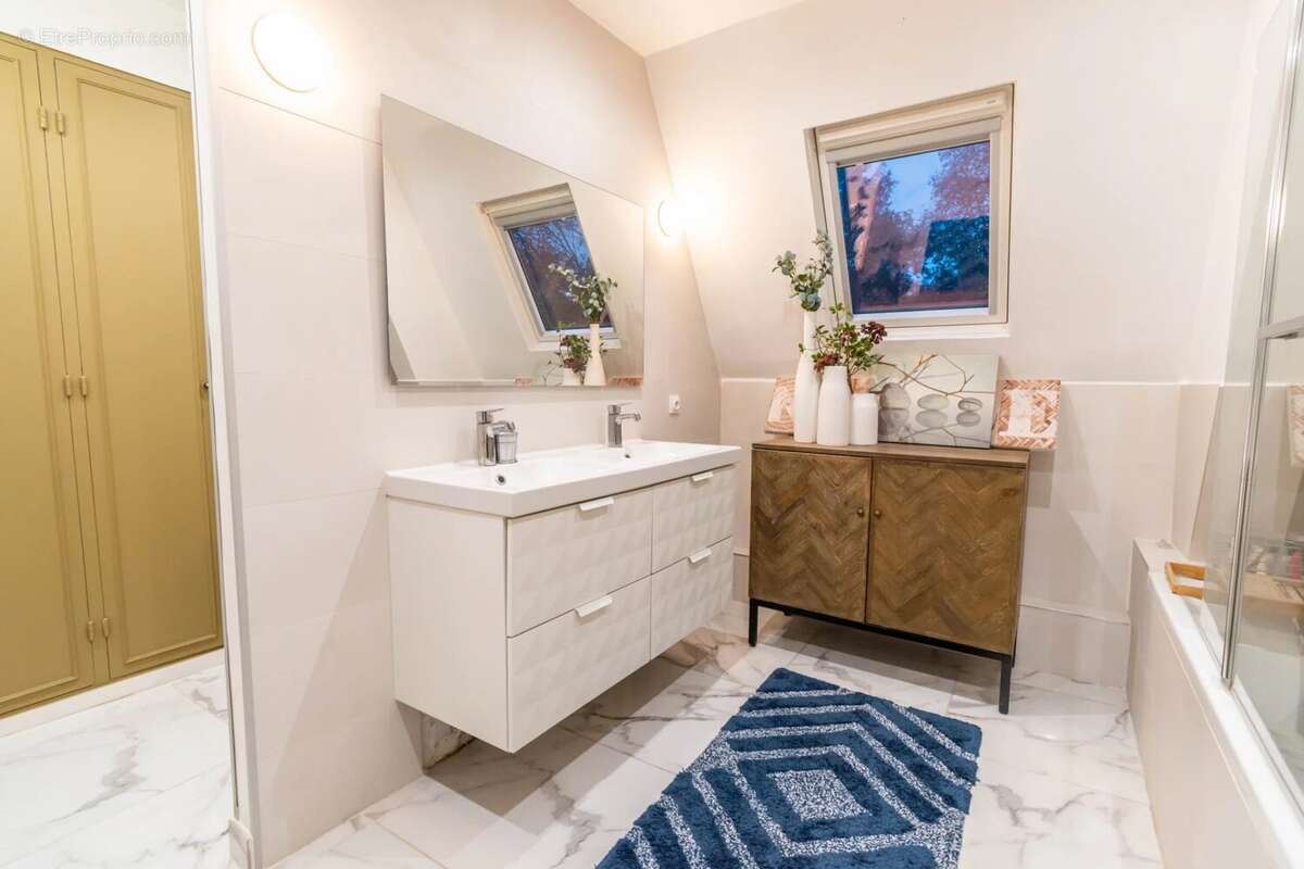 Maison à MONTMORENCY