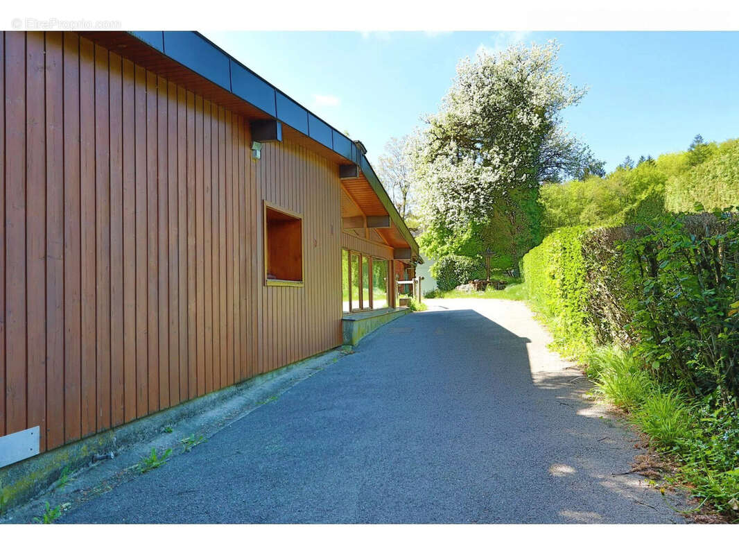Maison 69 m² à Cuvat  - photo 6