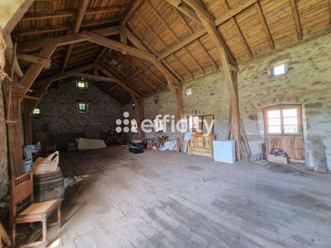 Maison à PAULHAC-EN-MARGERIDE