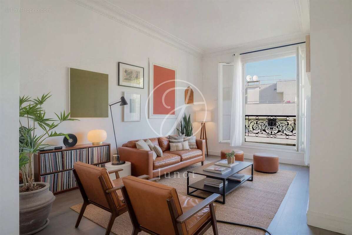 Appartement à PARIS-17E