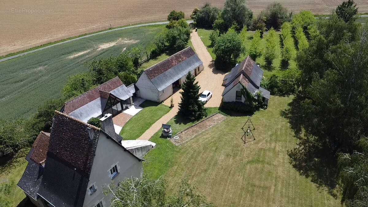 Maison à BEAUMONT-LA-RONCE