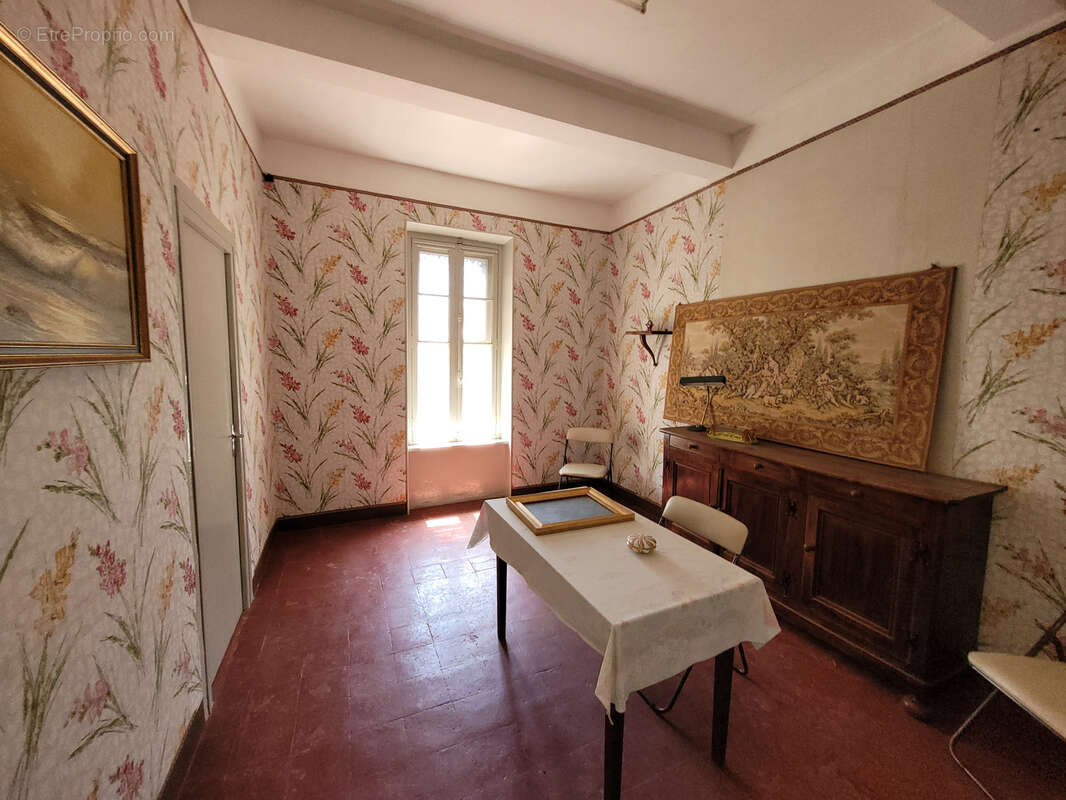 FLEURY Maison de Village de type IV idéalement située comprenant une 2ième habitation Maison de village. - photo 14