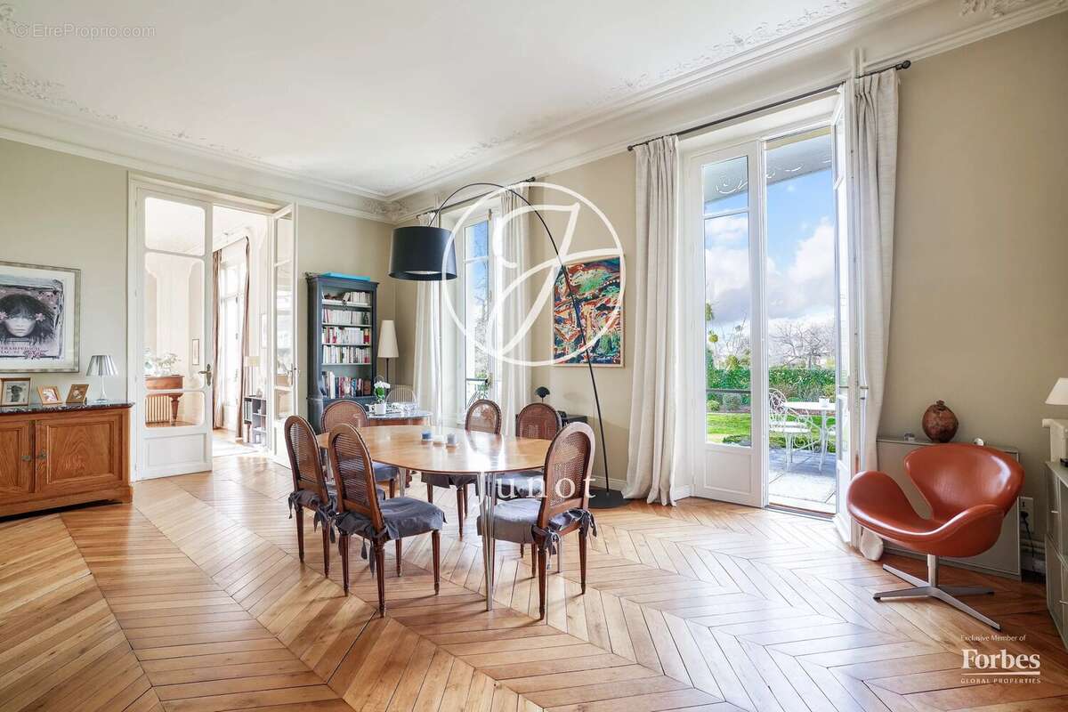 Maison à LE VESINET