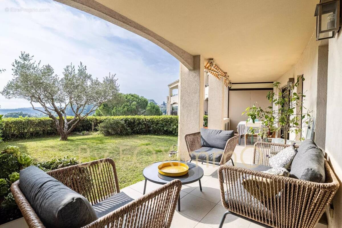Appartement à MOUGINS