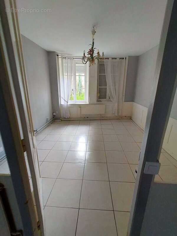 Appartement à VRIGNE-AUX-BOIS