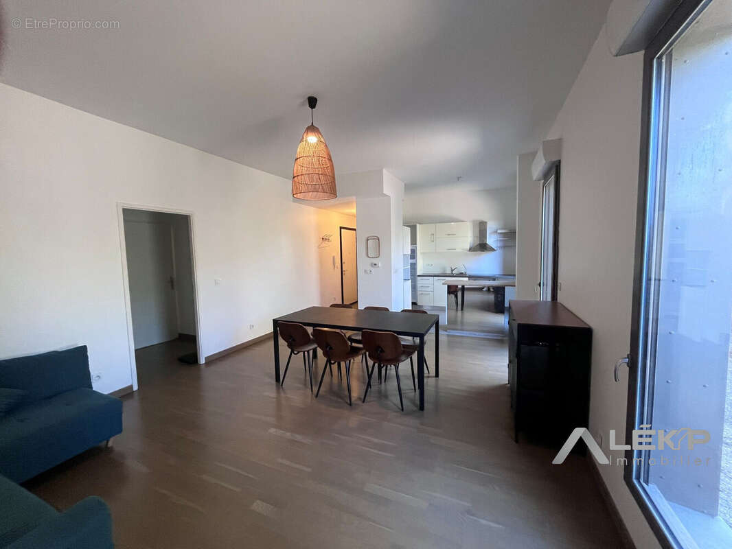 Appartement 65 m² à Nanterre  - photo 2