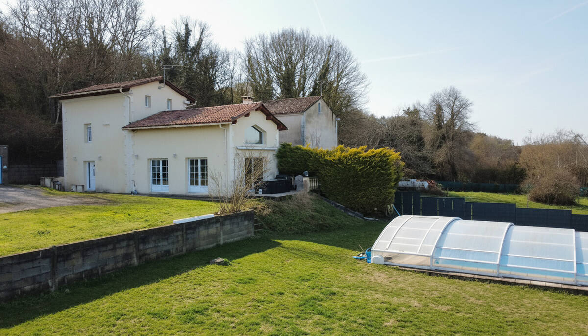 Maison à VOEUIL-ET-GIGET