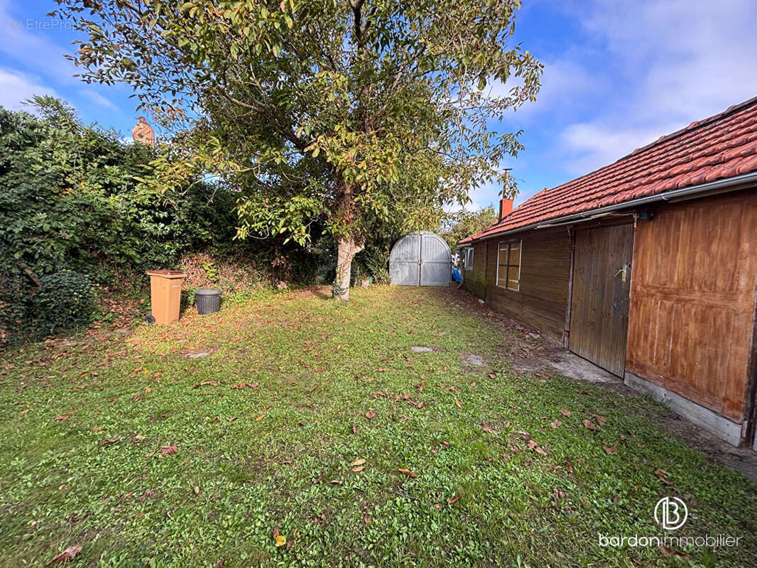 Terrain à LA GARNACHE