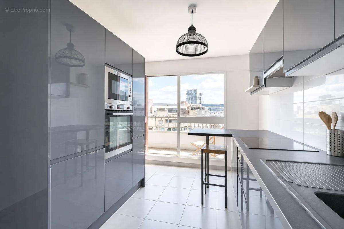 App. 4 pièces 86 m² Nanterre Préfecture loué - photo 3