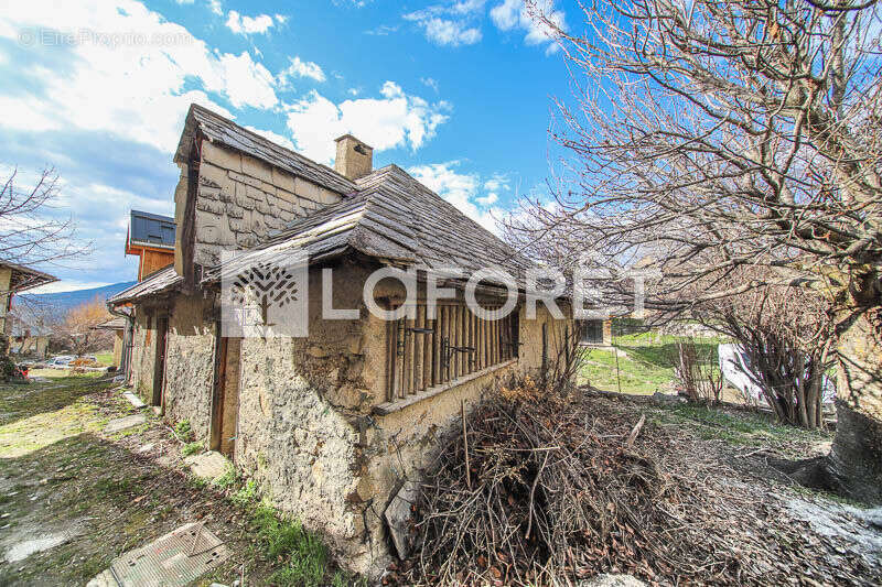 **cellier a réhabiliter - saint-andré-d'embrun - 3 pièces - photo 6
