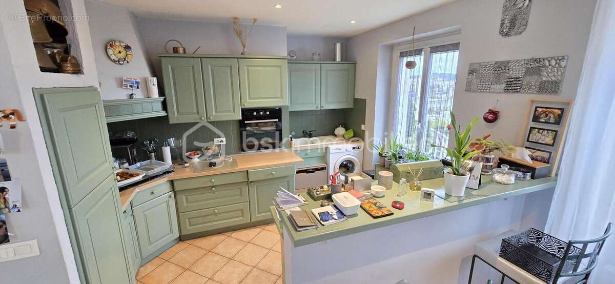 Appartement à SAINT-JEAN-BONNEFONDS