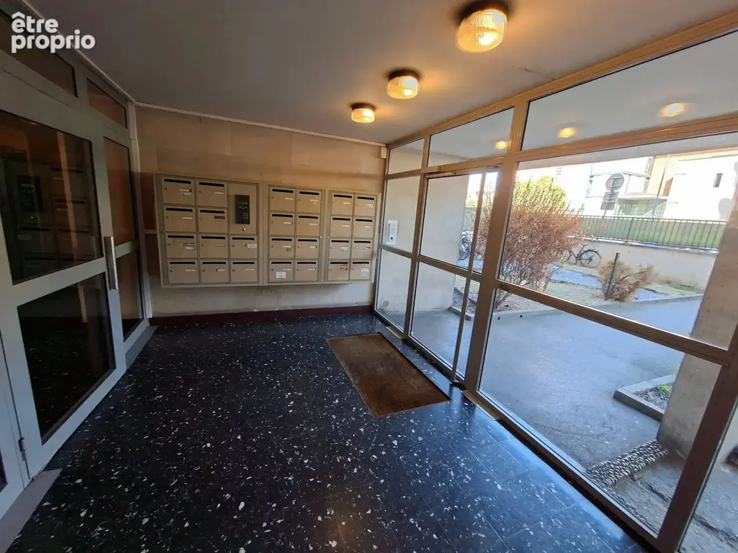 Studio 24m² Pantin - photo 2