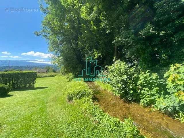 Terrain à SAINT-JEAN-DE-LA-PORTE