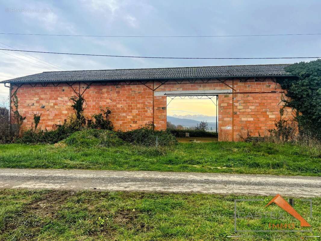 Terrain à MARTRES-TOLOSANE