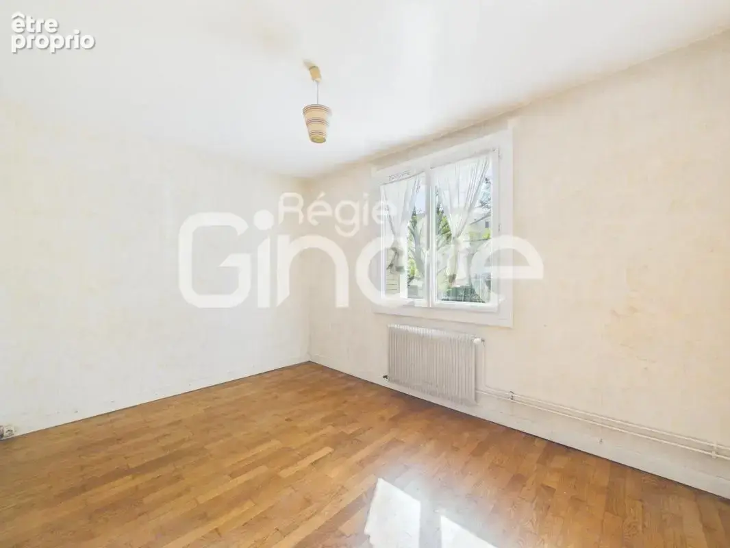 Vente - Appartement - 5 pièces + cuisine - 80 m² - 238 000 € - - photo 7