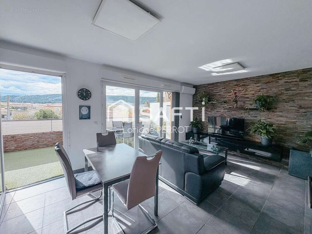 Photo 3 - Appartement à CHATEAUNEUF-LES-MARTIGUES