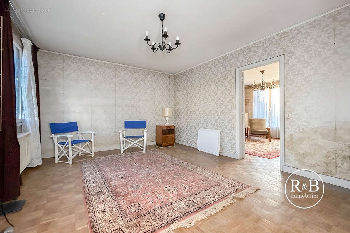 Maison à LES CLAYES-SOUS-BOIS