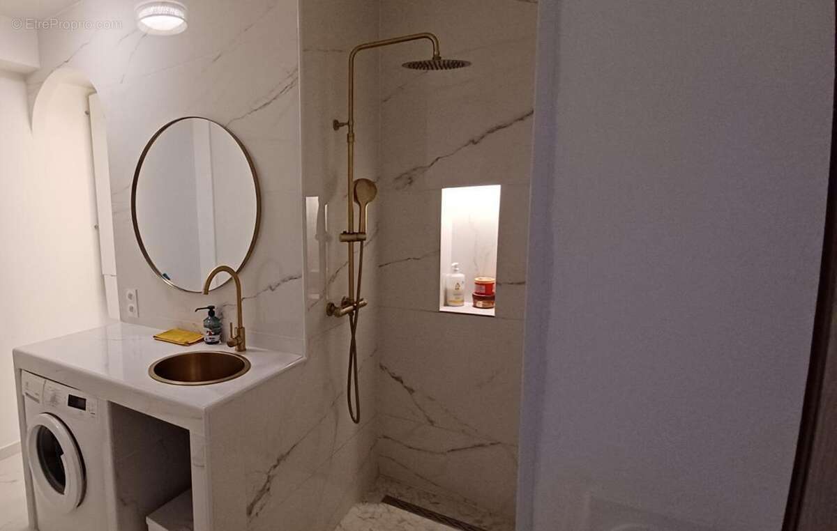 Appartement à SAINT-CYR-SUR-MER