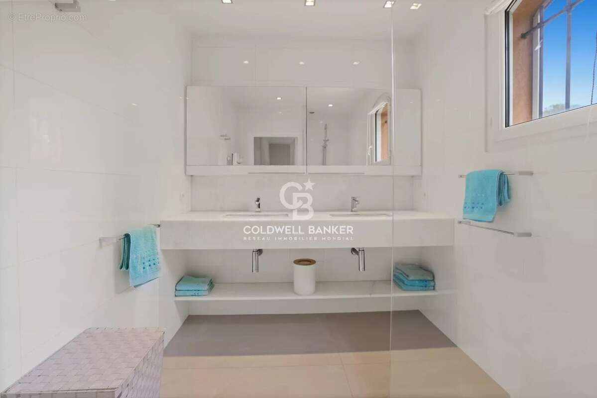 Maison à MOUGINS