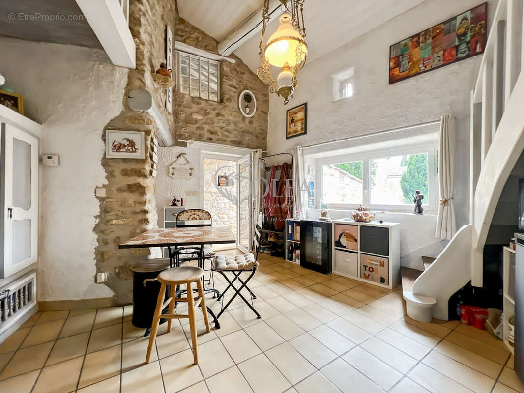 Maison 58 m² à Uzes  - photo 2