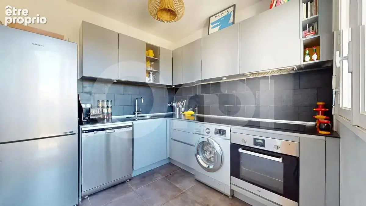 T3 traversant 68 m² – Saint-Irénée – Ravalement et isolation payés par le vendeur - photo 5