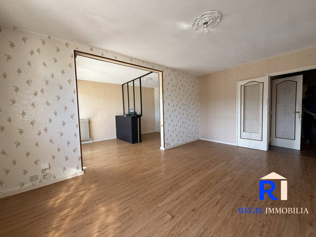 Séjour Double - Appartement à ECHIROLLES