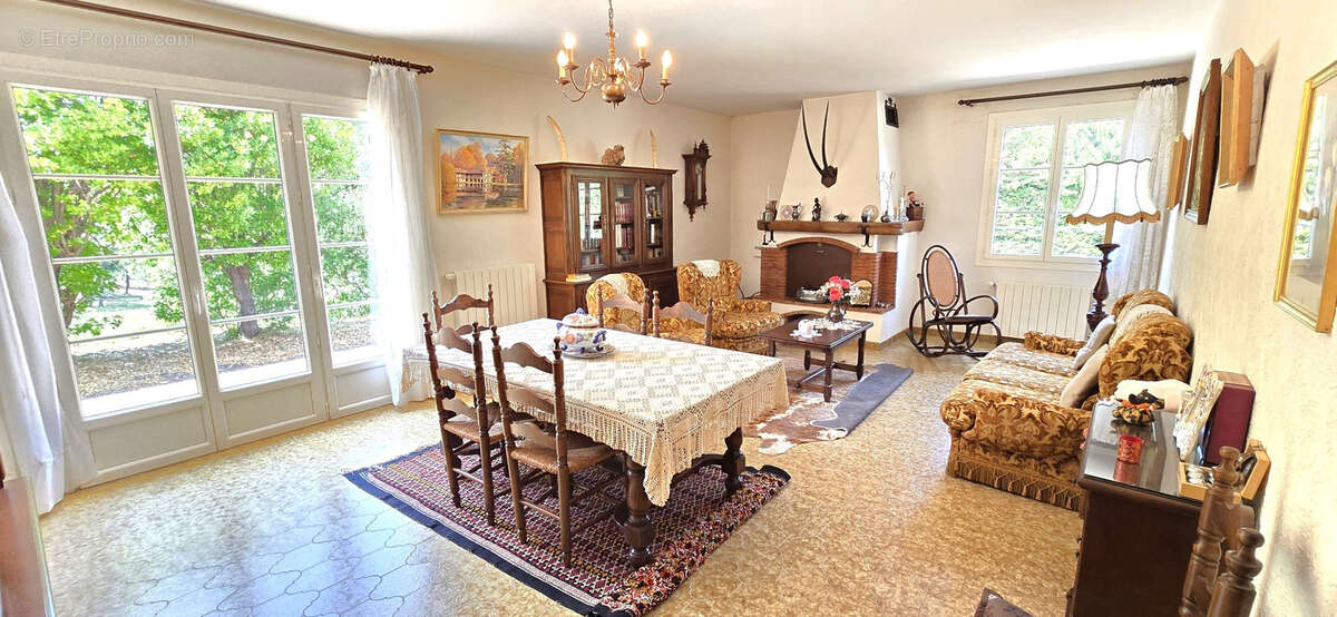 Maison à FIGANIERES