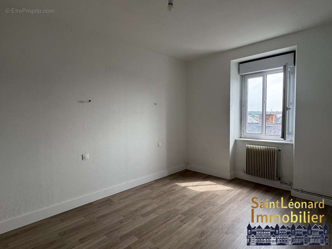 Appartement 50 m² à Fougeres  - photo 2