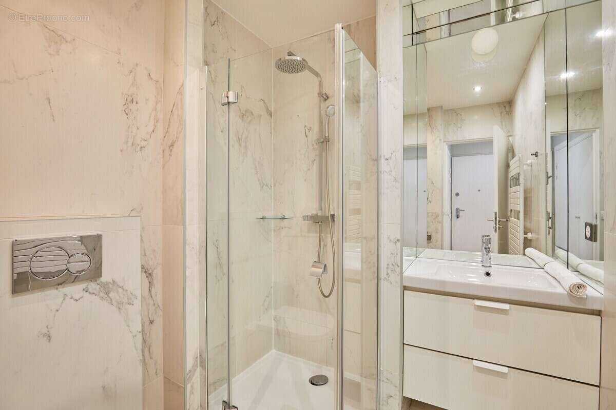 Appartement à PARIS-7E