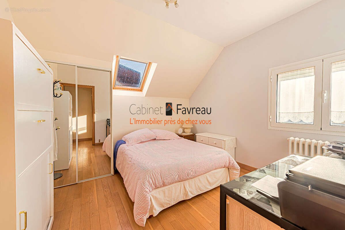 Maison à L&#039;HAY-LES-ROSES