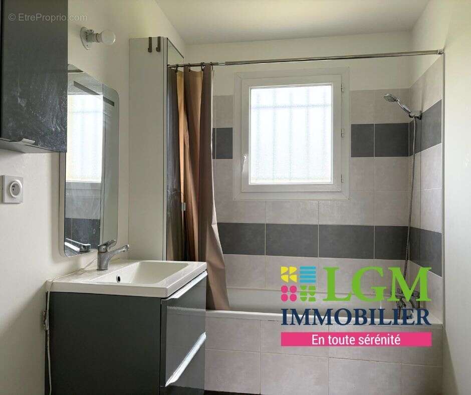 Maison à VILLEVIEILLE