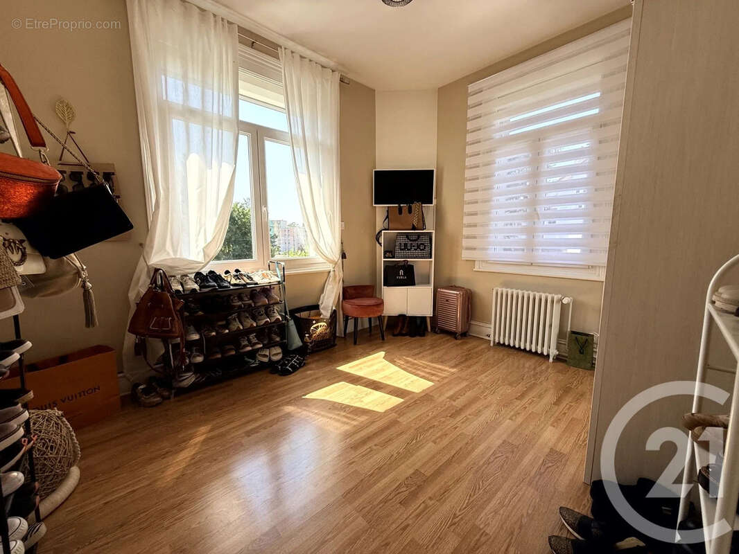 Maison 164 m² à Saint-Quentin  - photo 18
