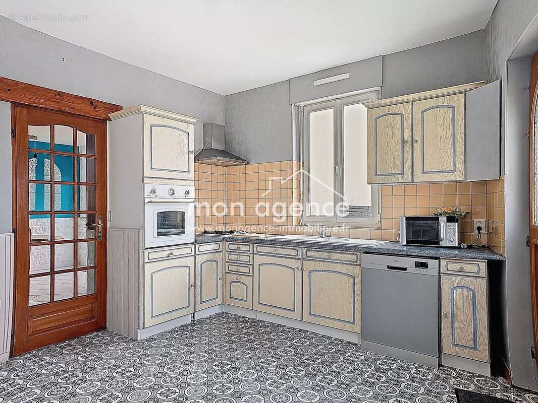 Maison à LA NEUVILLE-CHANT-D'OISEL