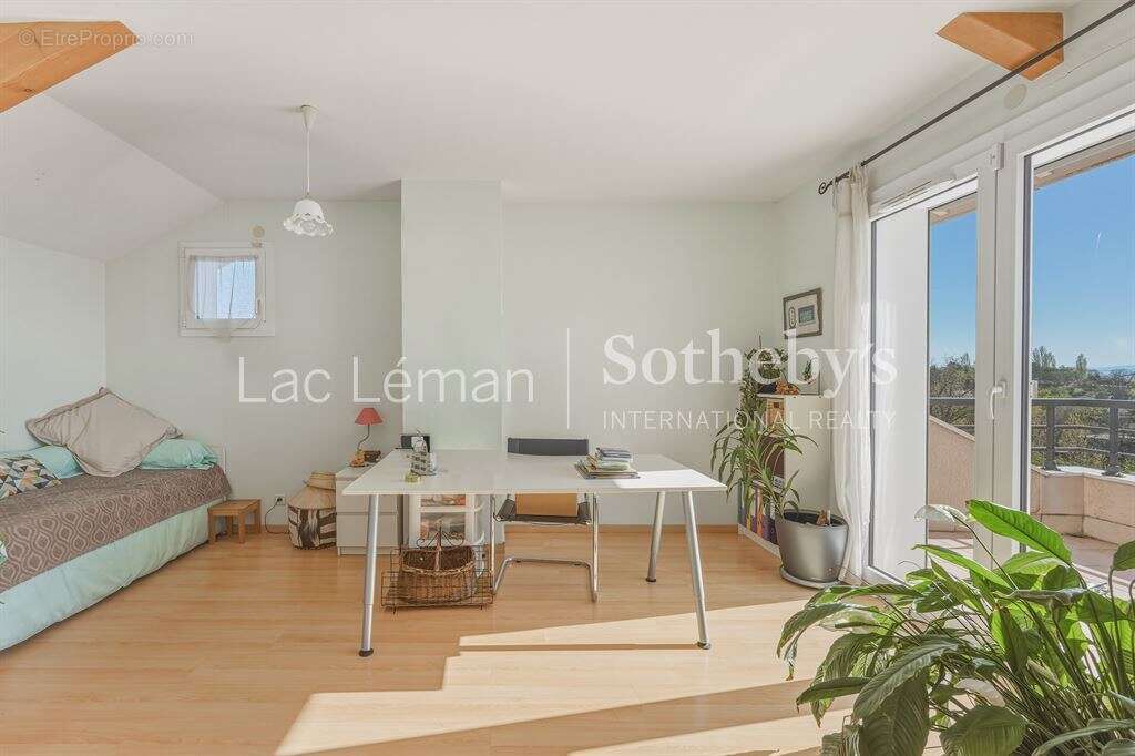 Maison à CHENS-SUR-LEMAN