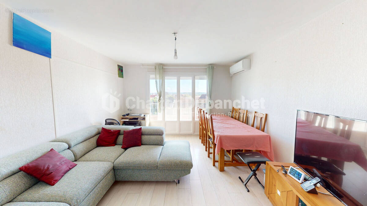 Appartement à LE COTEAU