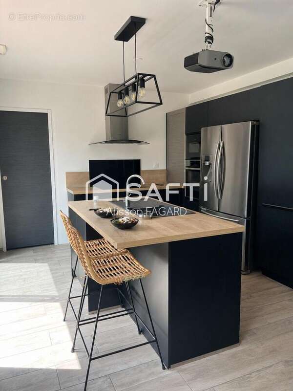 Maison 118 m² à Villeneuve-Saint-Germain  - photo 2
