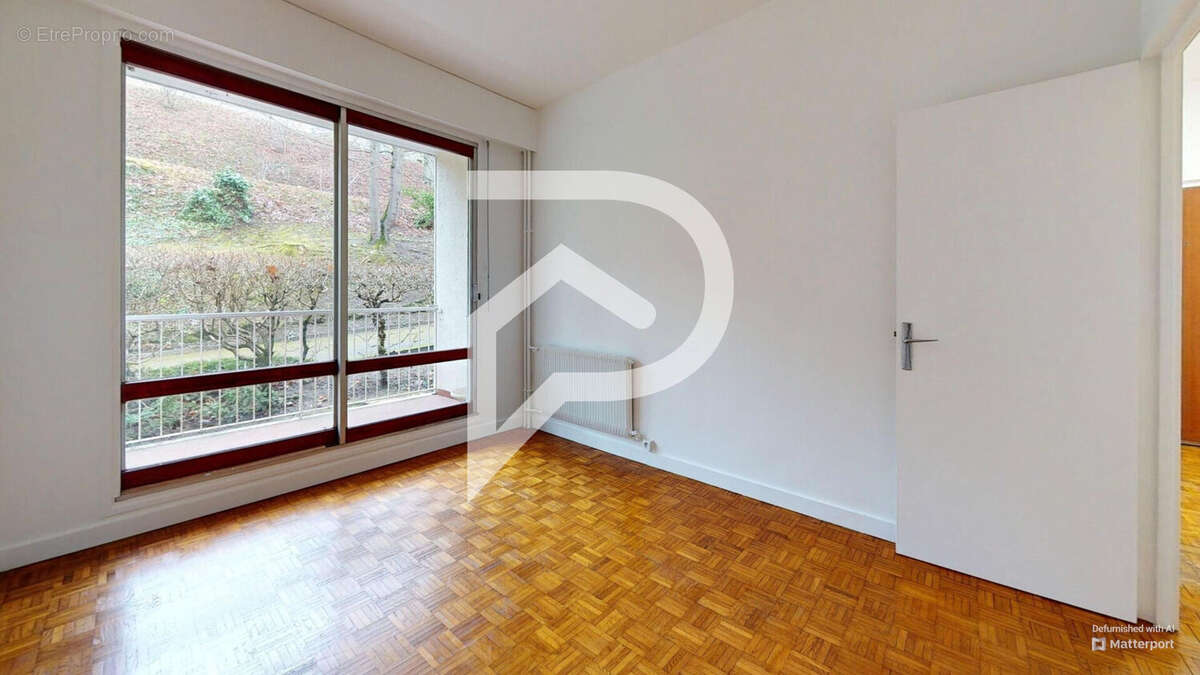 Appartement à LE MESNIL-LE-ROI