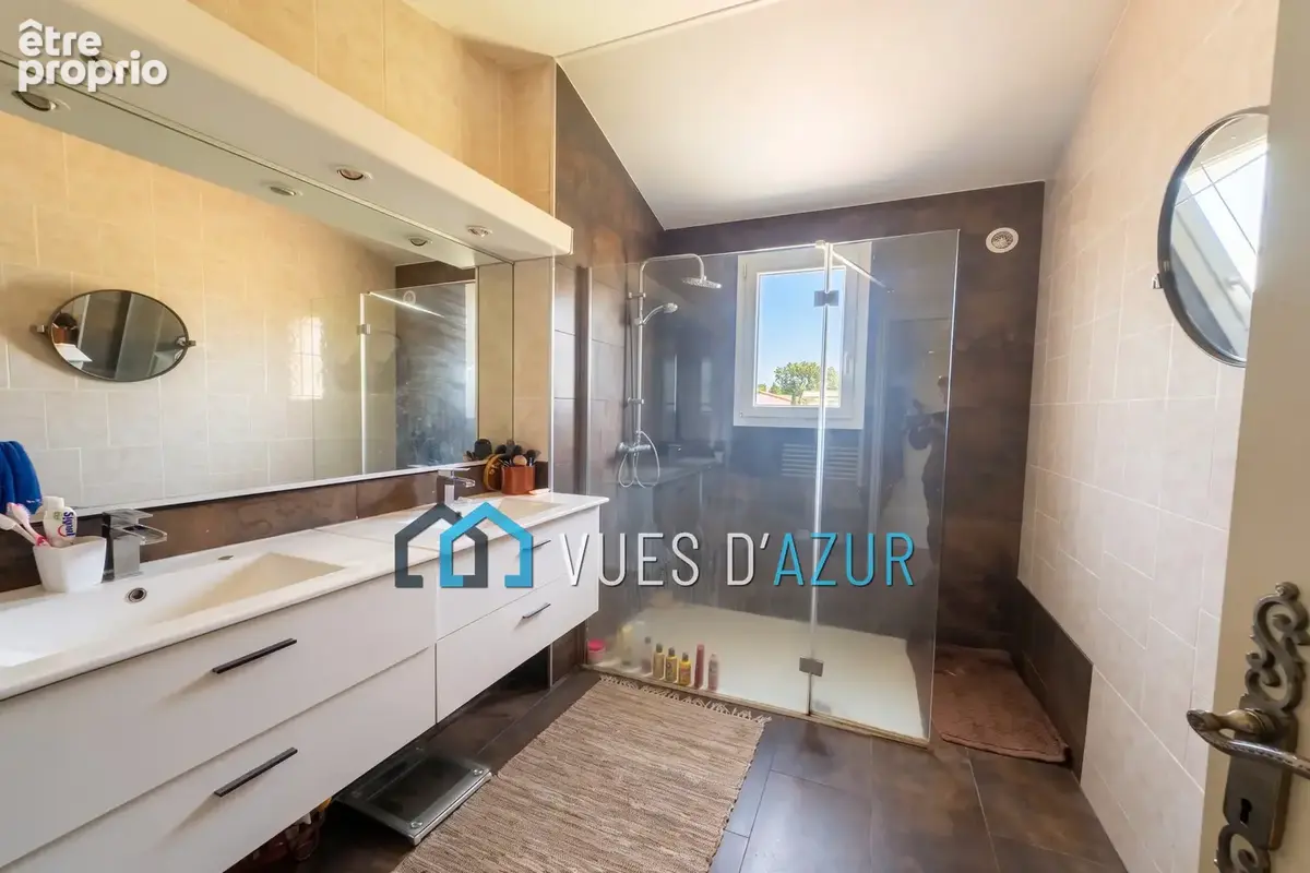 Maison 99 pièces 140 m² à vendre à Le Rouret (06650) - photo 9