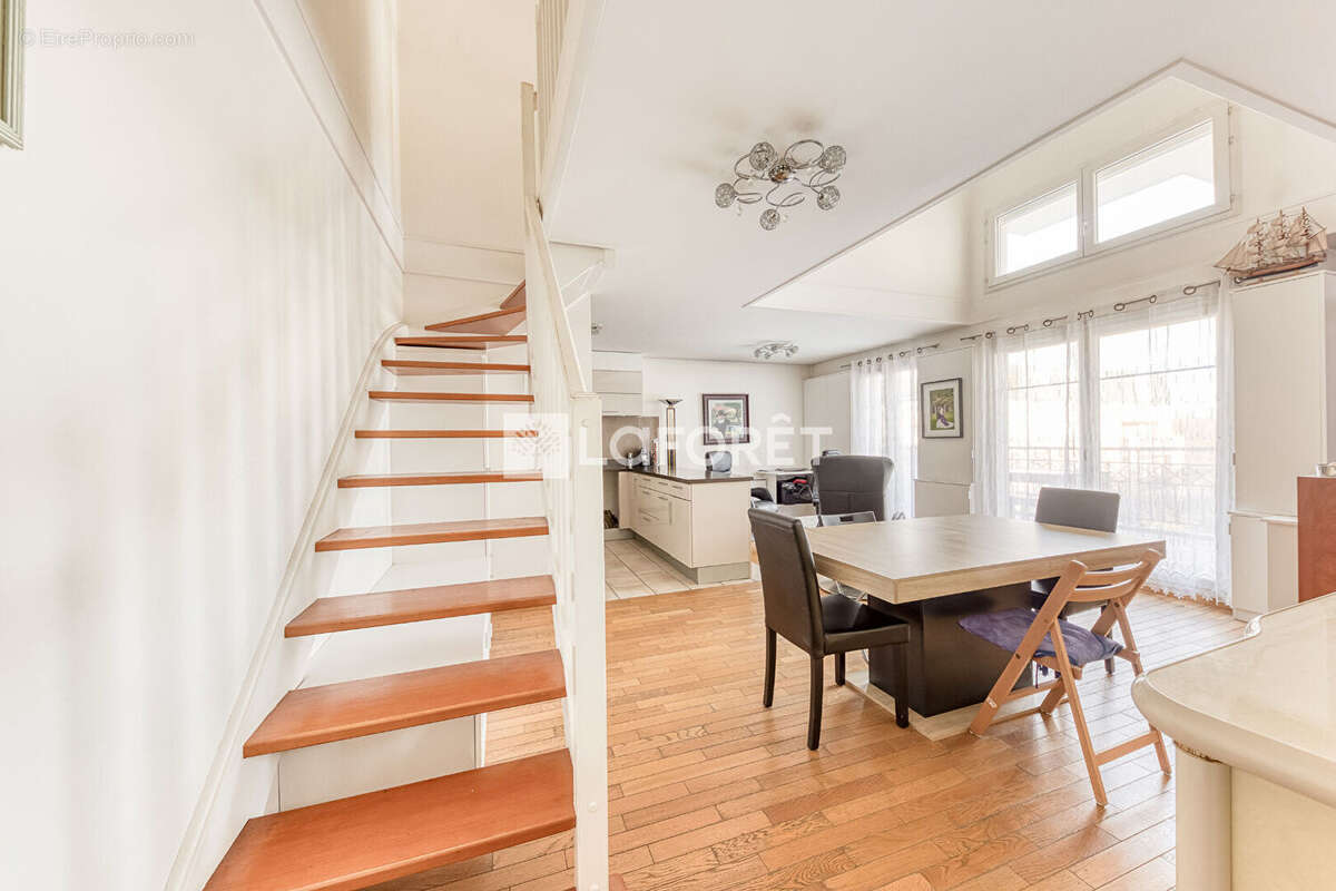 Appartement à EMERAINVILLE